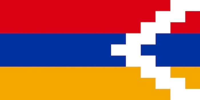 ナゴルノ・カラバフの国旗